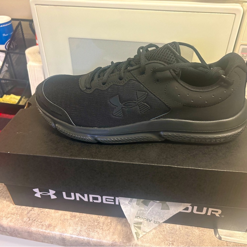 Men’s UnderArmor Sneakers